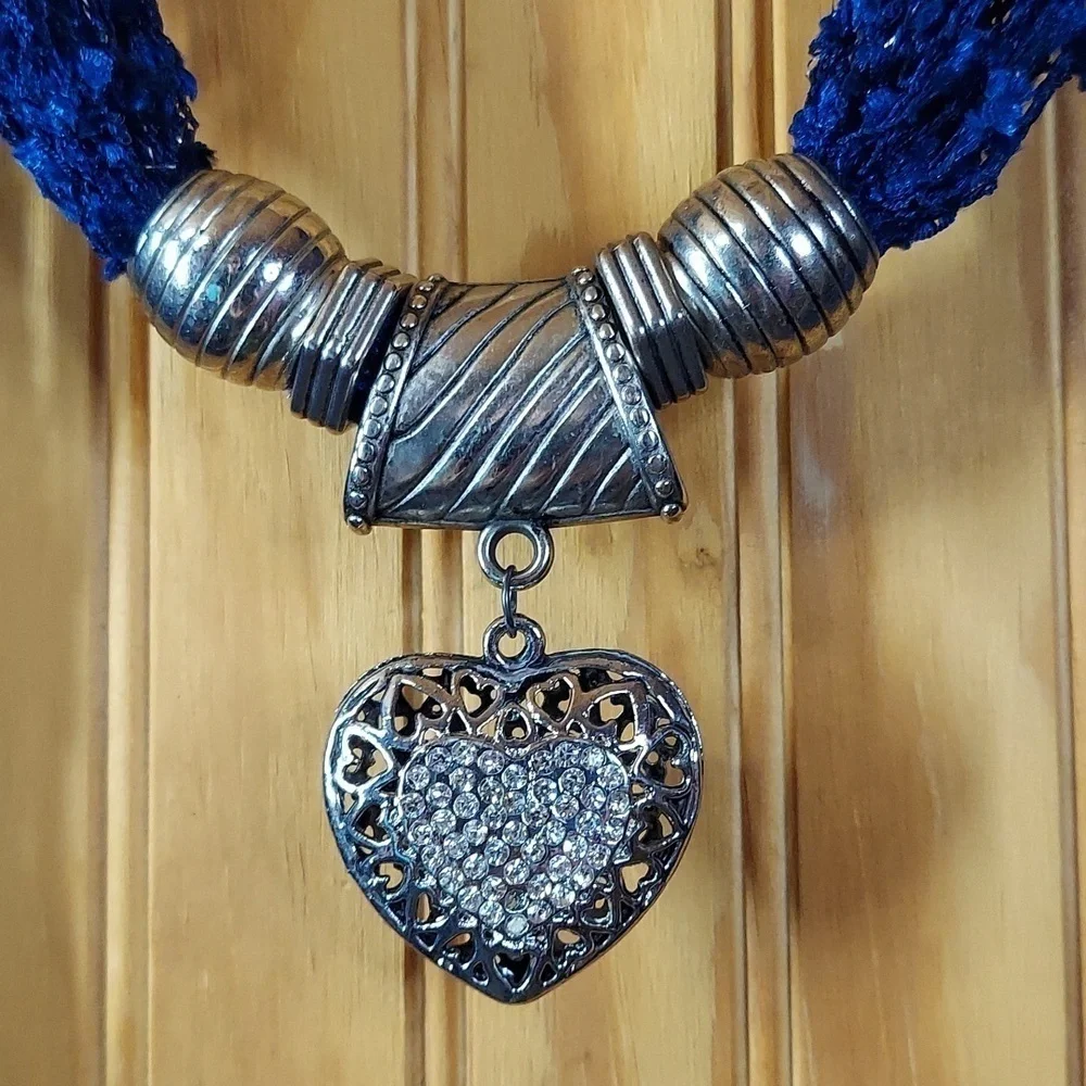 Scarf, belt